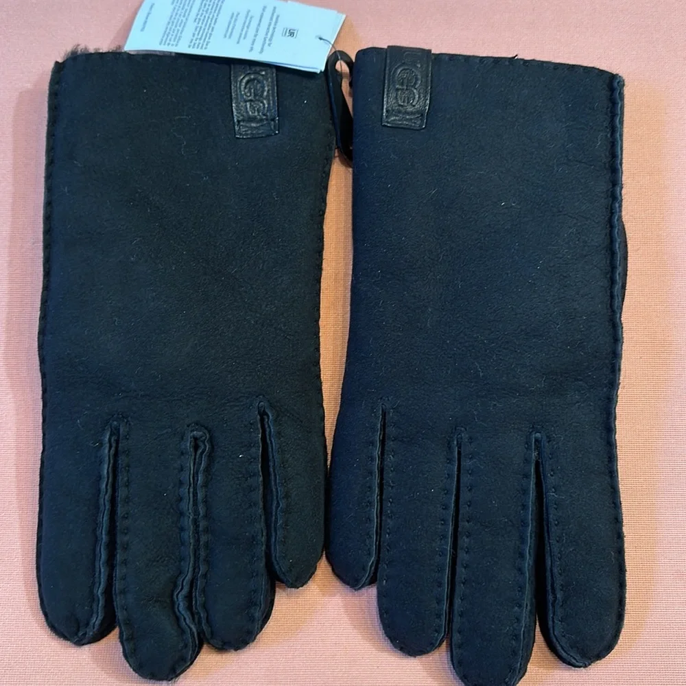 New UGG Whipstitch Sheepskin Gloves. Black. Size L.